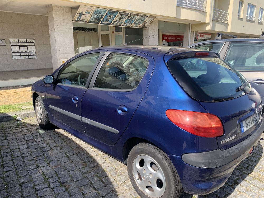 Peugeot 206 / ano 2001 - 5 portas