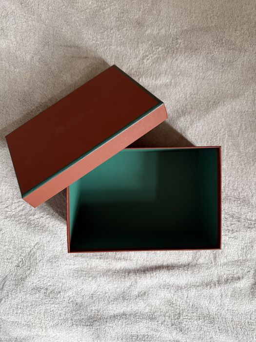 Брендові пакети та коробки