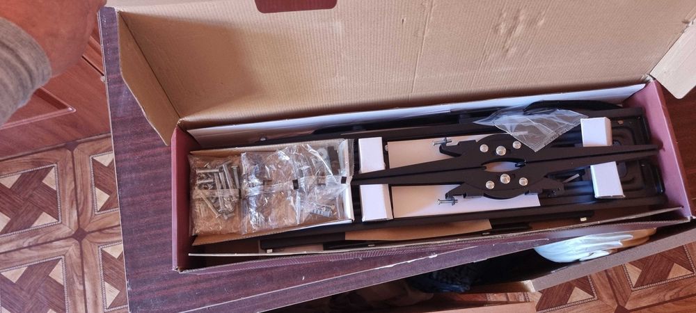 Продам  німецьке, якісне кріплення на стіну для великих телевізорів.