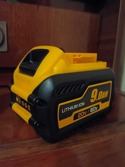 Акумулятори Dewalt FlexVOLT
