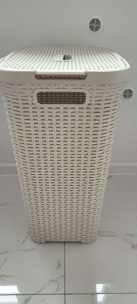 Kosz na pranie bieliznę Curver 60l rattan