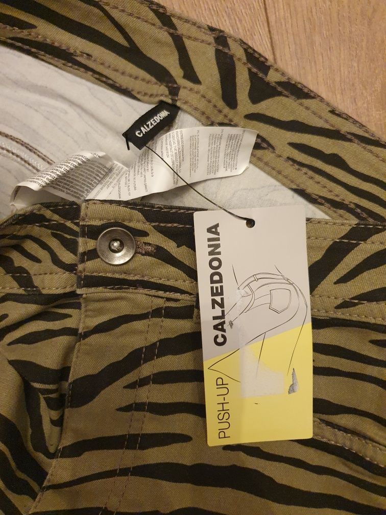 Piękne nowe spodnie marki Calzedonia Push Up rozmiar S