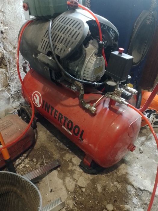 Продам компресор майже новий.