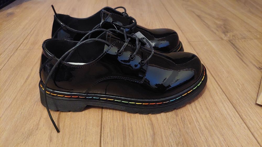 Nowe buty skóra naturalna