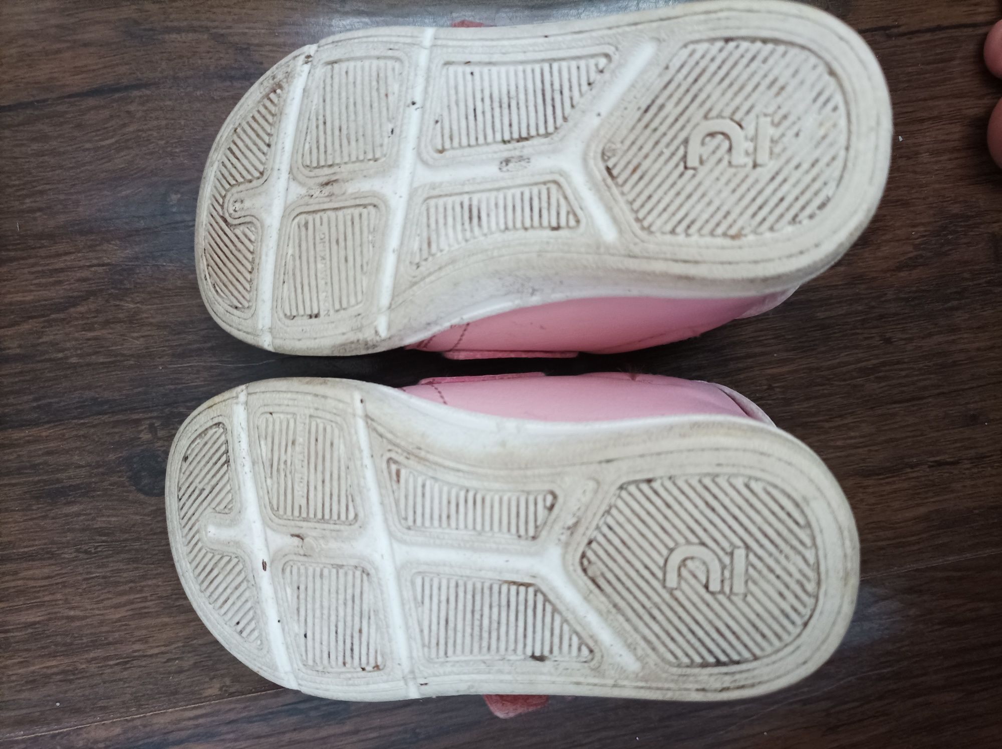 Różowe adidaski dziecięce Decathlon rozmiar 22 pudrowy róż