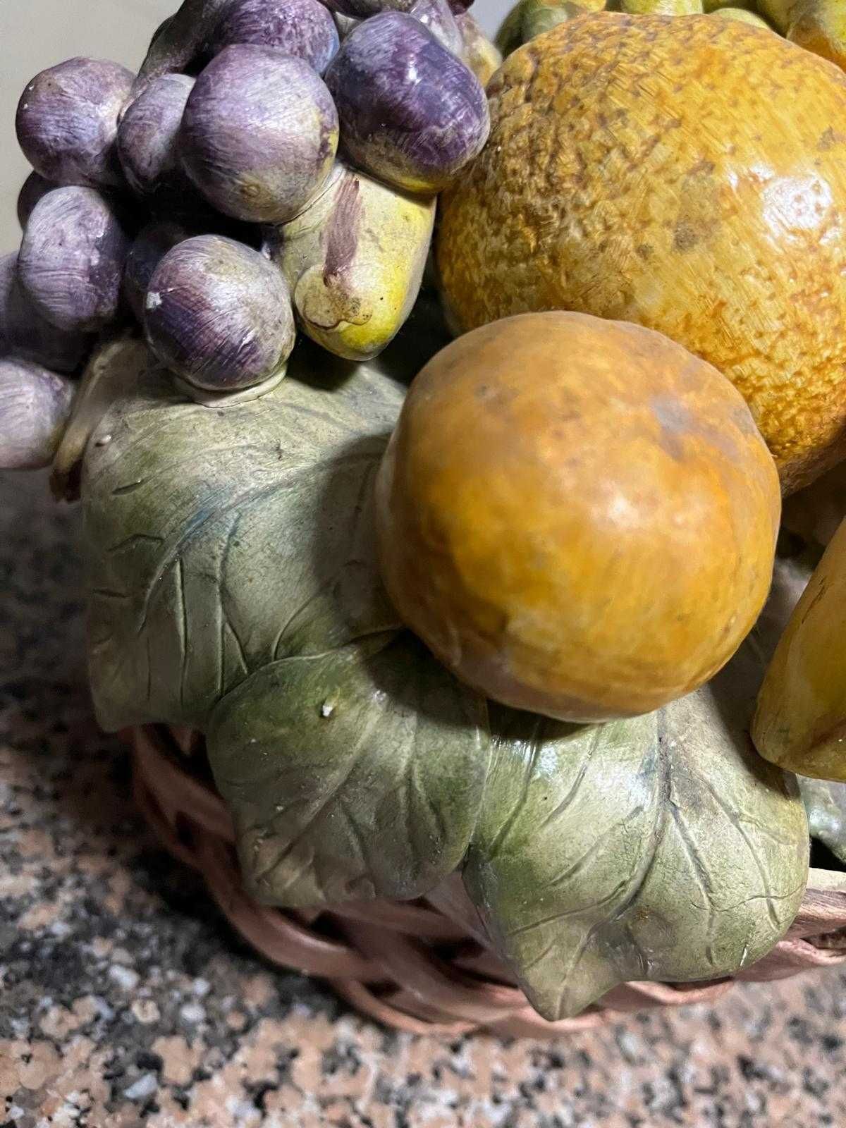 Frutas decorativas + vaso  em cerâmica