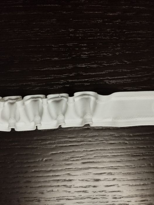 Taśma do firan smok ze sznurkiem wys 32 mm 1:2,5 . 40 metrów.