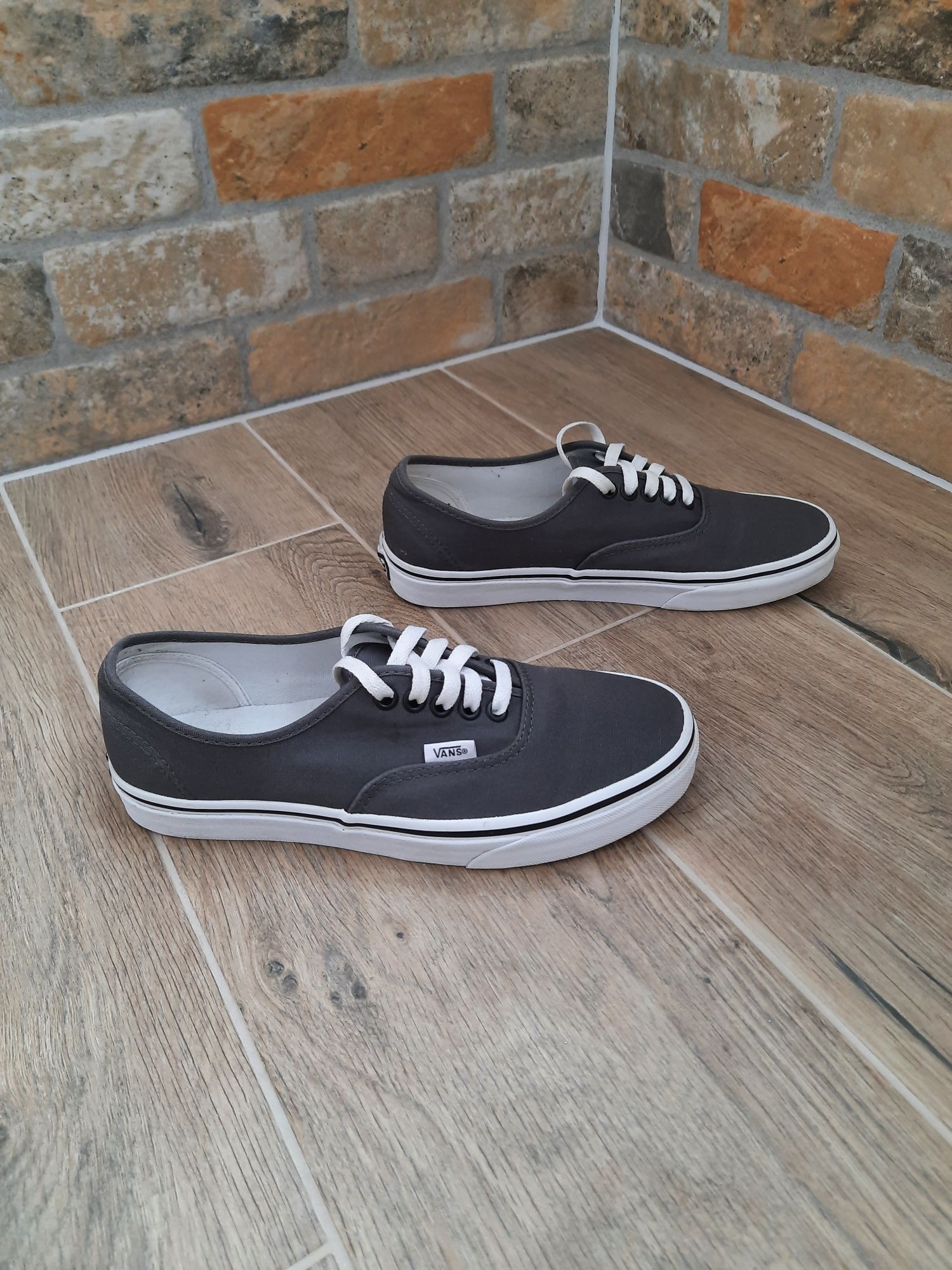 Кеды Vans (унисекс) раз муж US 7,5 жен US 9 (26 см) ц 1000 гр оригинал