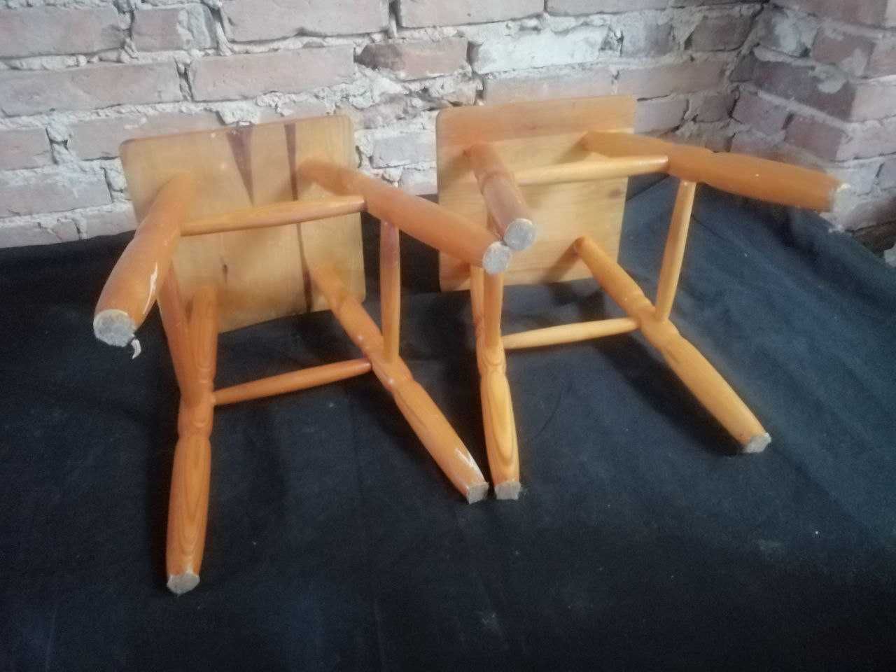 Stołki krzesełka taborety drewniane