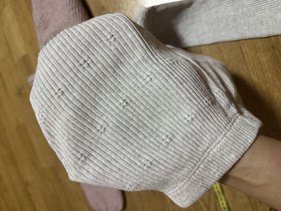 Светри на дівчинку  , 3 роки, вязані , стильні