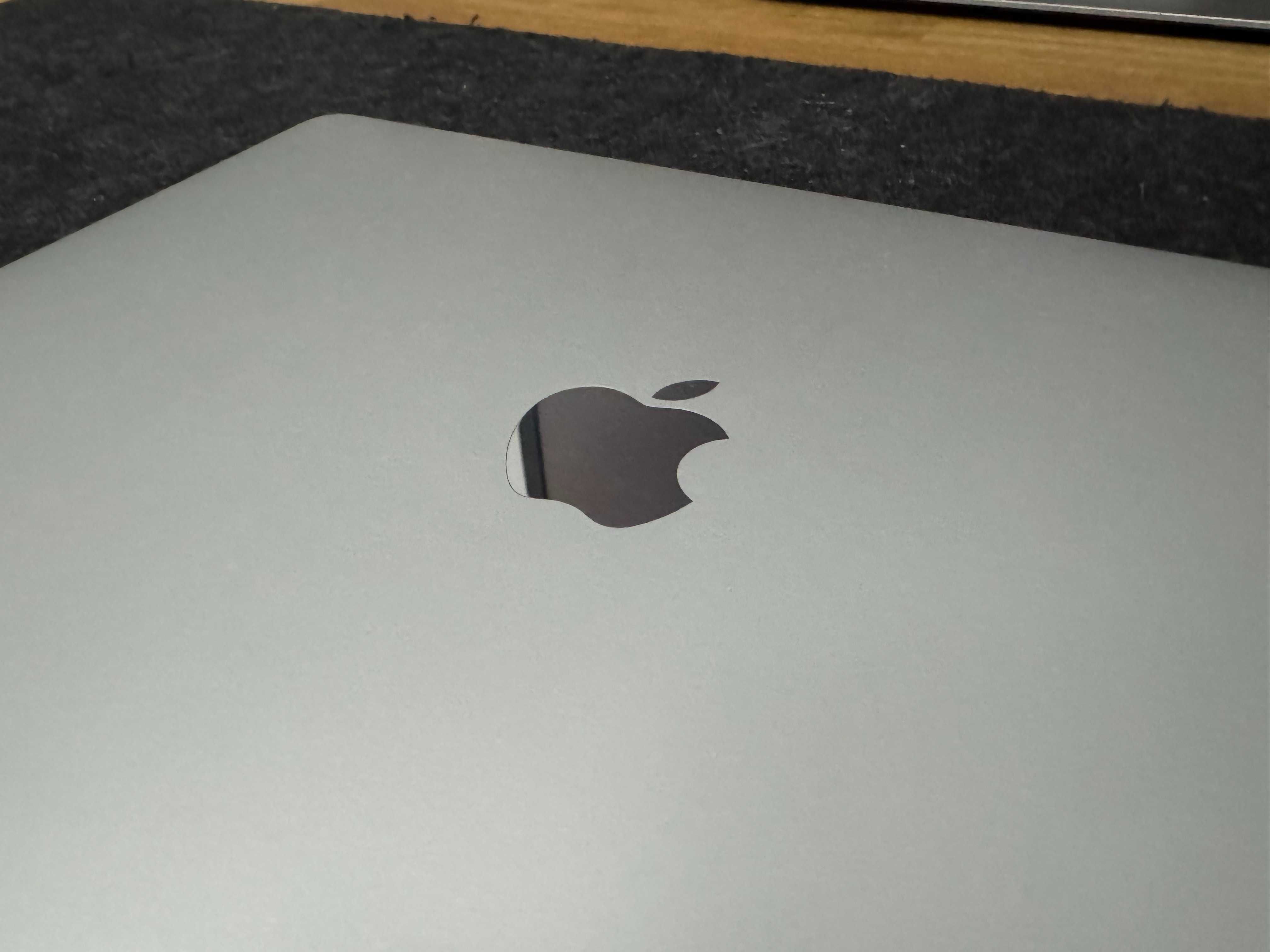 MacBook Air 2020 M1 16GB 256GB