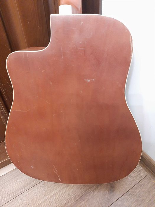 продам гитару шестиструнную