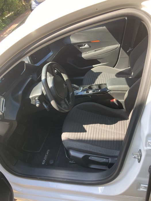 Peugeot e-208 2021