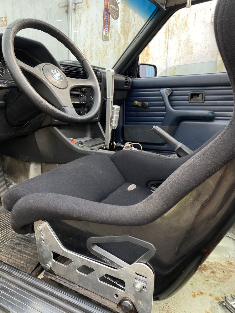 Адаптери під ковш/спортивні сидіння на рідні салазки для BMW Е30
