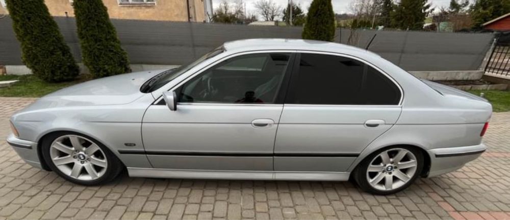 Sprzedam BMW e39 535i V8 * orginał lakier  *  Bezwypadek *