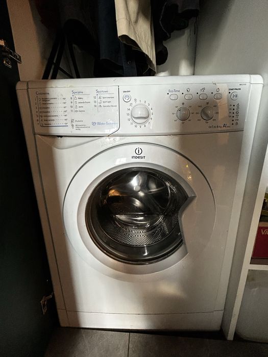Pralka Indesit IWC6105