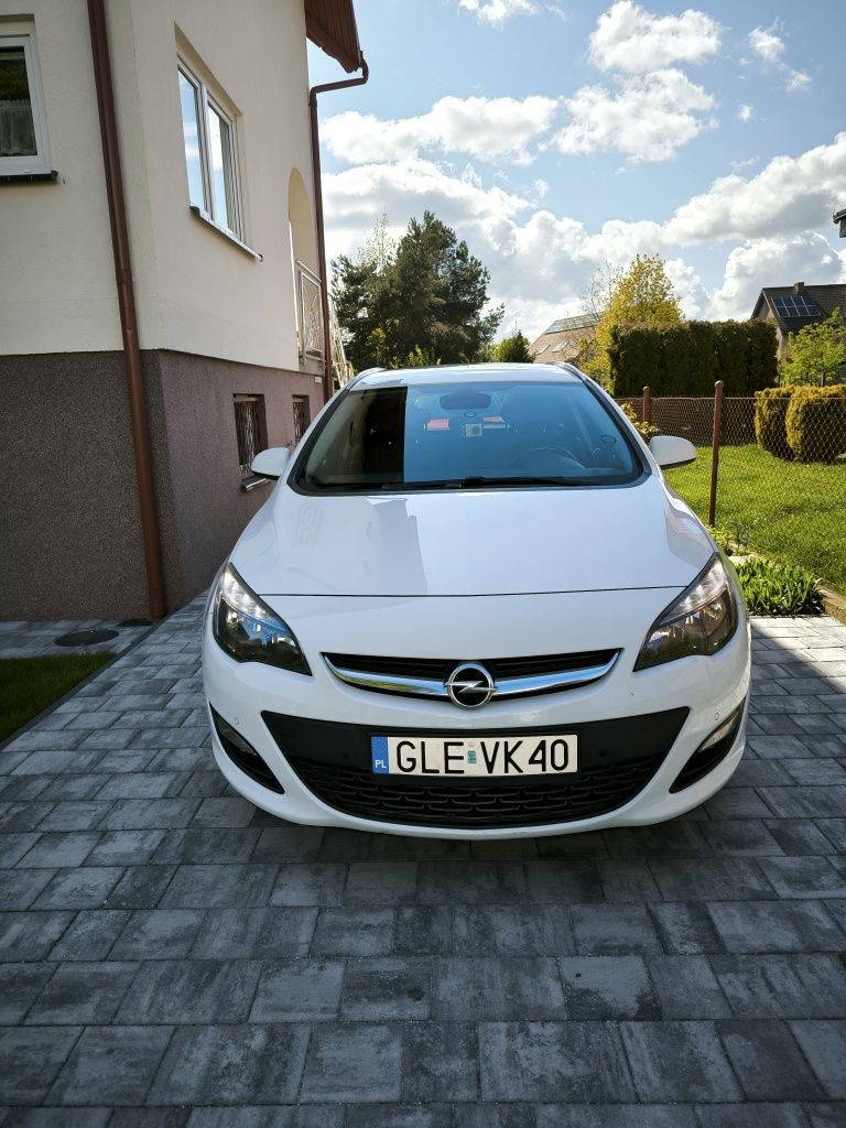 Opel Astra Sports Tourer Kombi automat