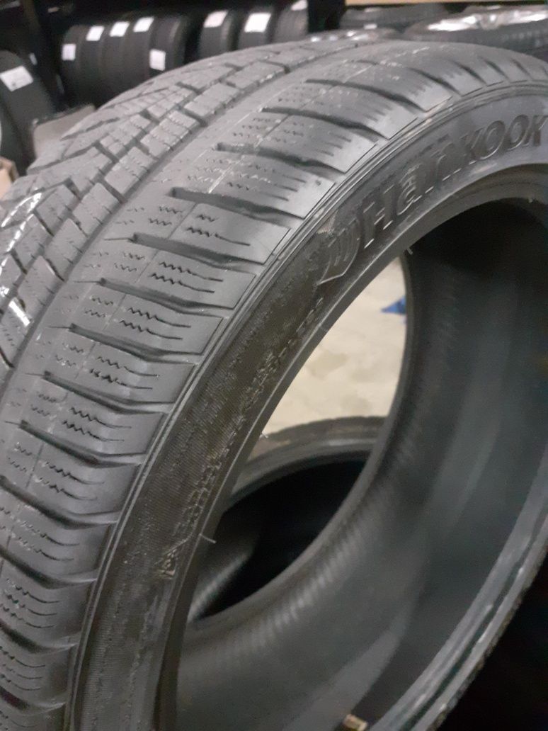 Komplet opon zimowych Hankook 225/40/18 92 V