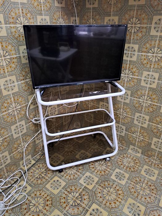 Mesa  tv  em inox com rodas