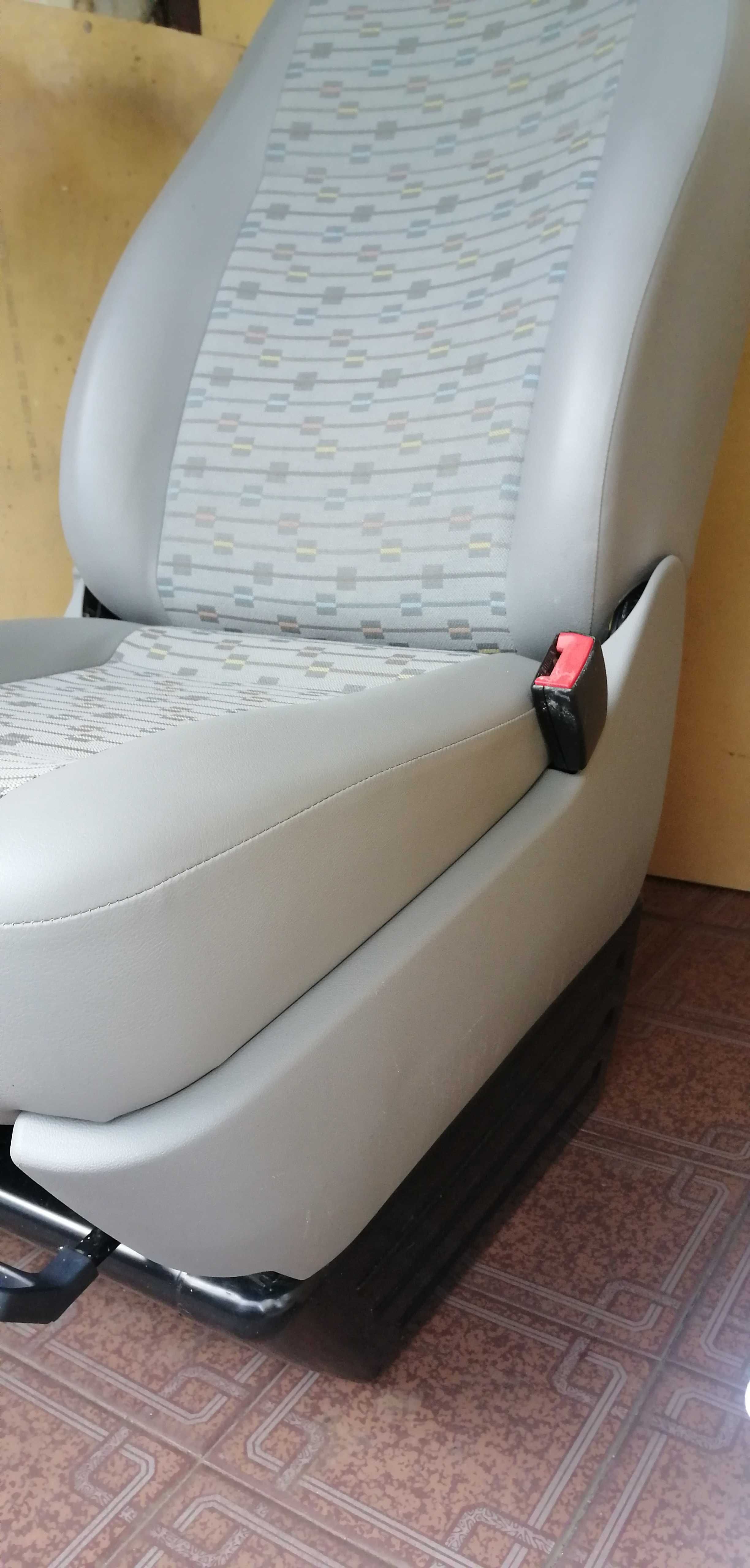 VW T5 Transporter сидение переднее правое 7E1881.