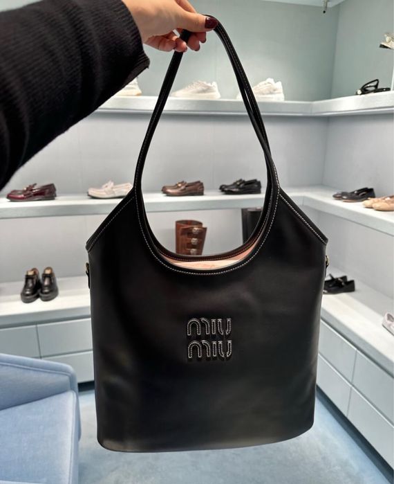 Miu Miu black leather tote bag z apaszką