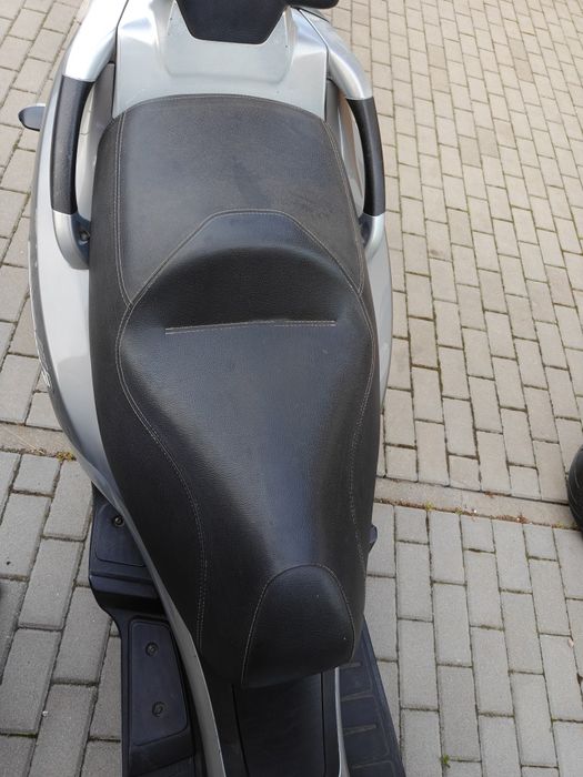 Aprilia Piaggio MP3 300 r. 2011 na kat B L5E