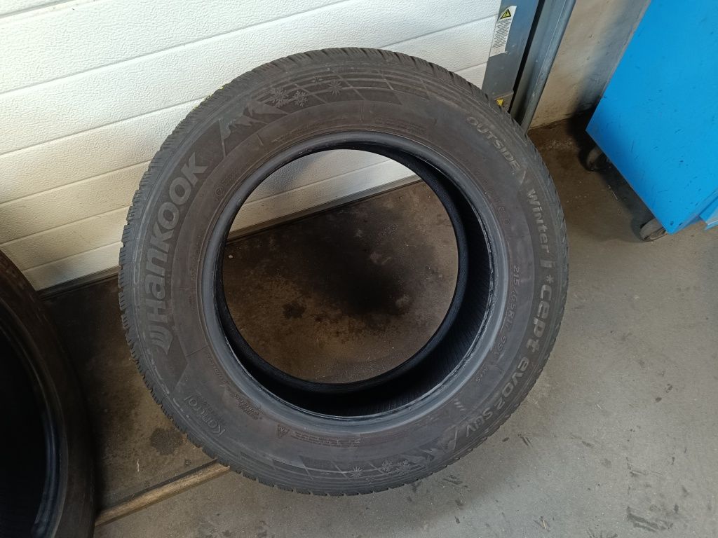 4x zimowe Hankook 215/65/17 99V