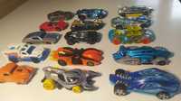 15 Aut hot Wheels