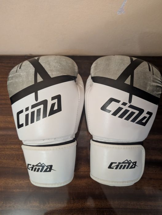 Боксерские перчатки Cima белые-золотые, 12oz ТОРГ!