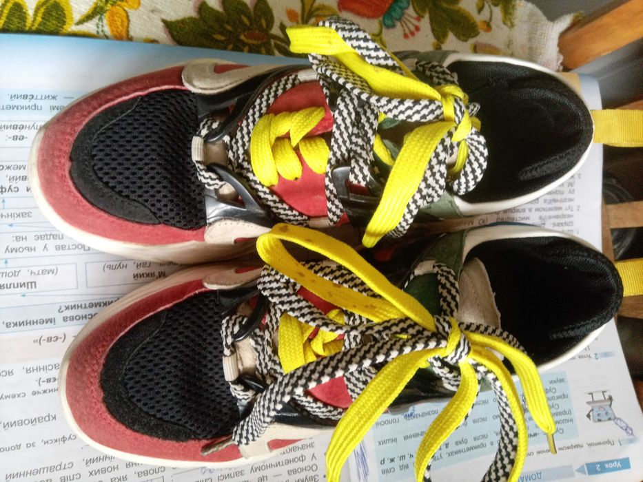 Кросовки пестрые стелька 23см