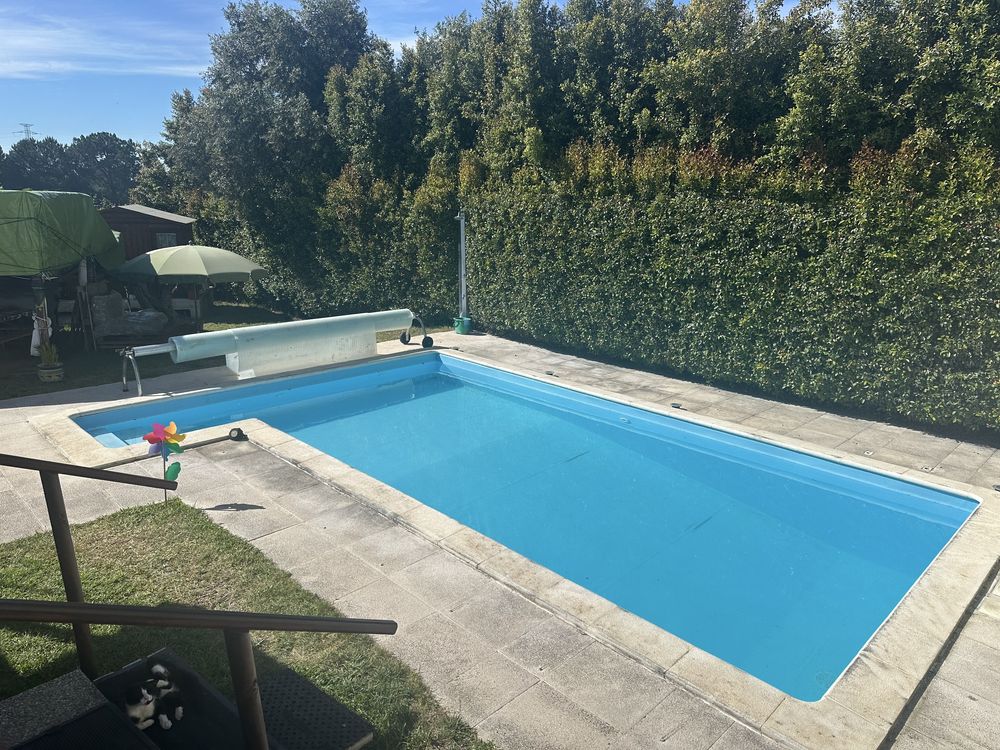 Terreno urbano 376 m2 com piscina e casa Diff
