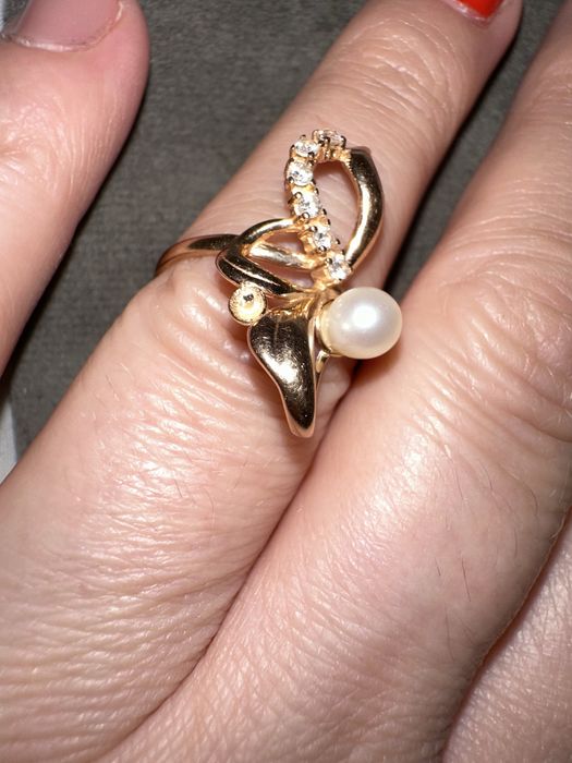 Каблучка з жемчугом розмір 17.5-18