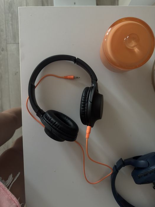 Навушники (провідні)