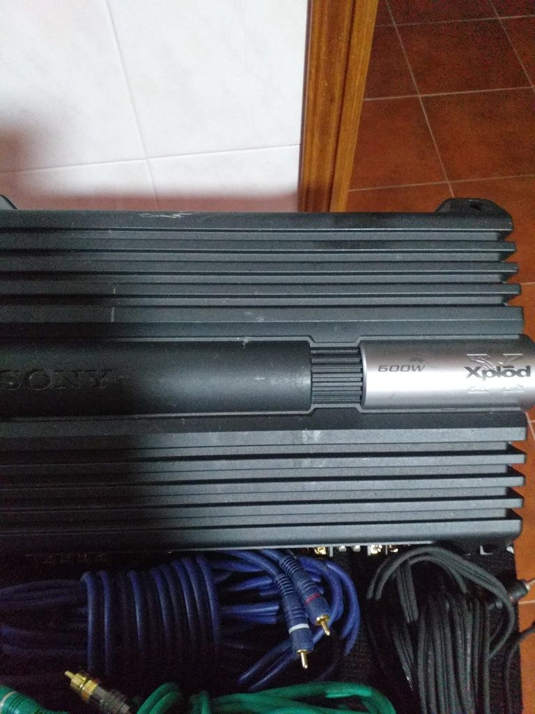 Amplificador sony 600w 4canais cabos