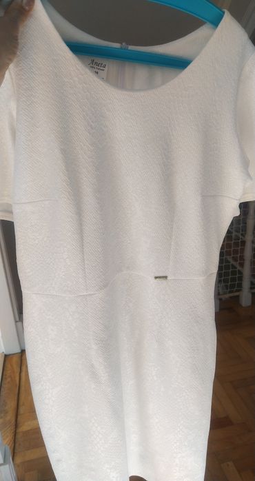 Biała sukienka elegancka wzór skóra węża M