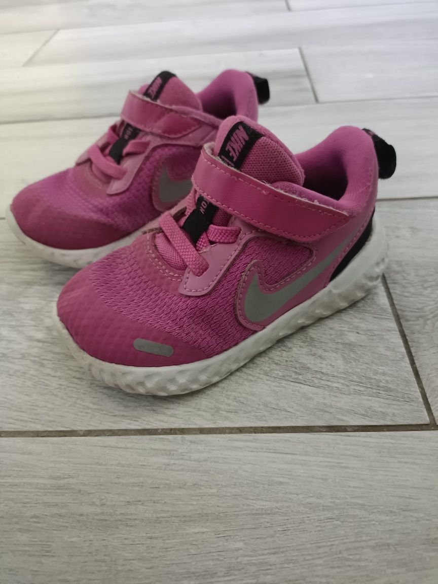 Nike Revolution 5 różowe 23,5 adidasy wysokie podbicie buty