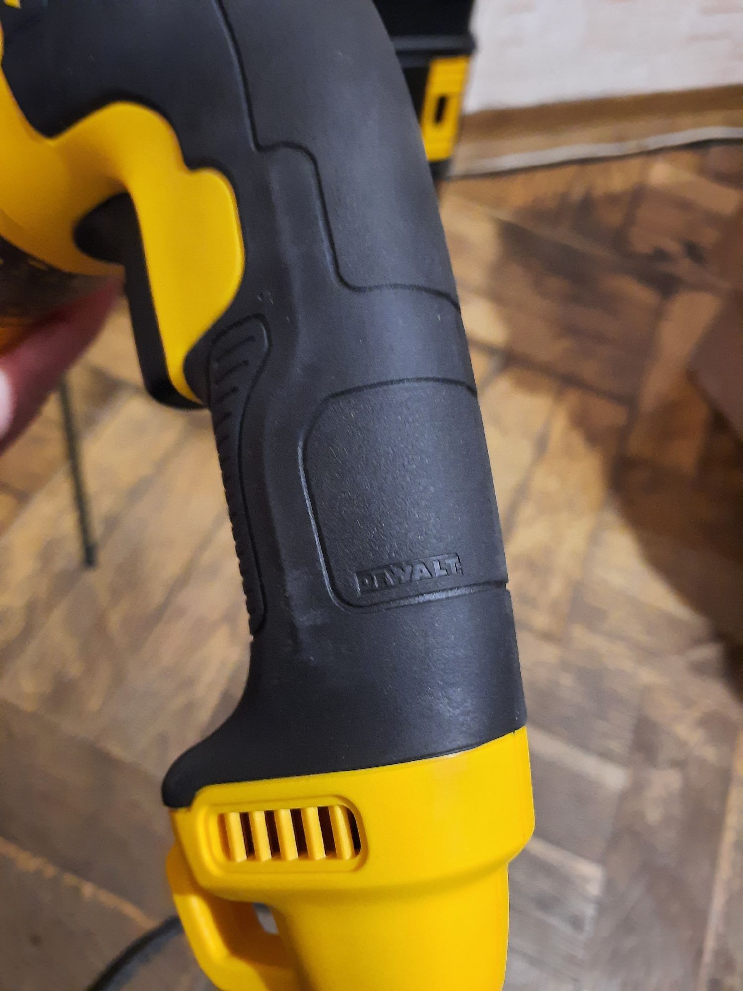 Абсолютно новий,оригінал!!Перфоратор DeWALT D25133-QS,800вт,2.8дж