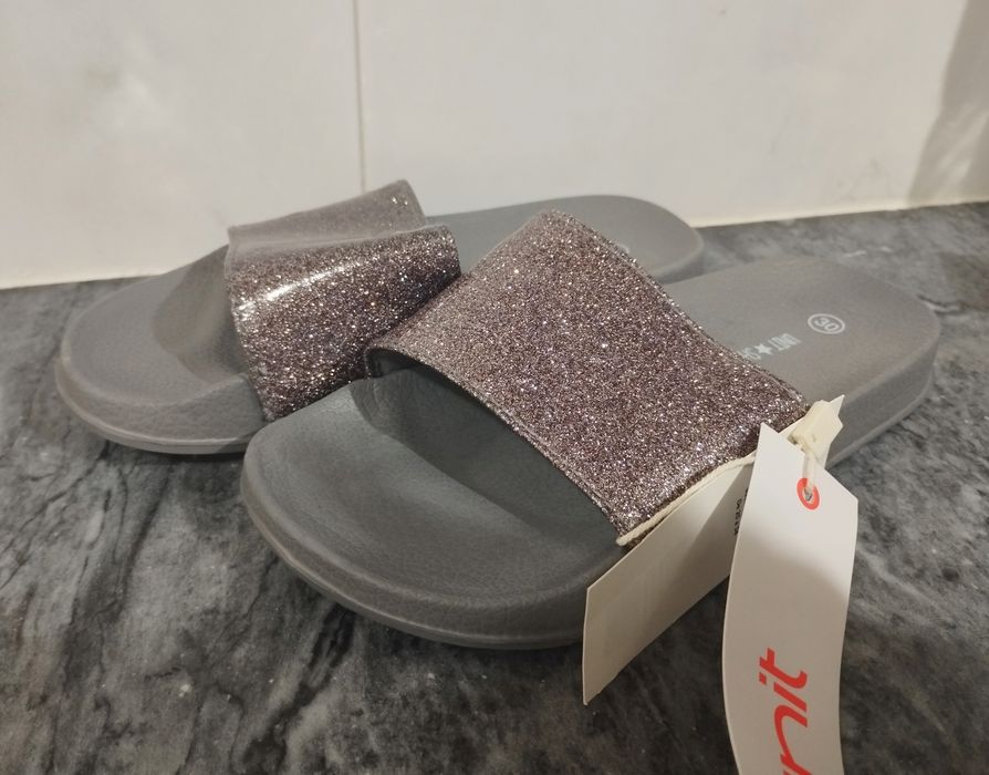 Chinelos Cinza Unit Shoes Novos - NR. 30