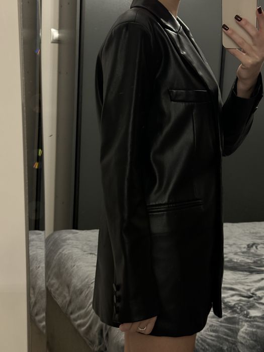 Піджак шкіряний чорного кольору