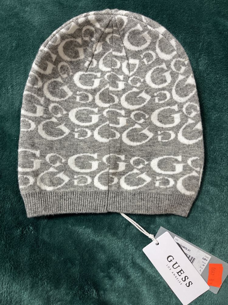 Шапка guess нова