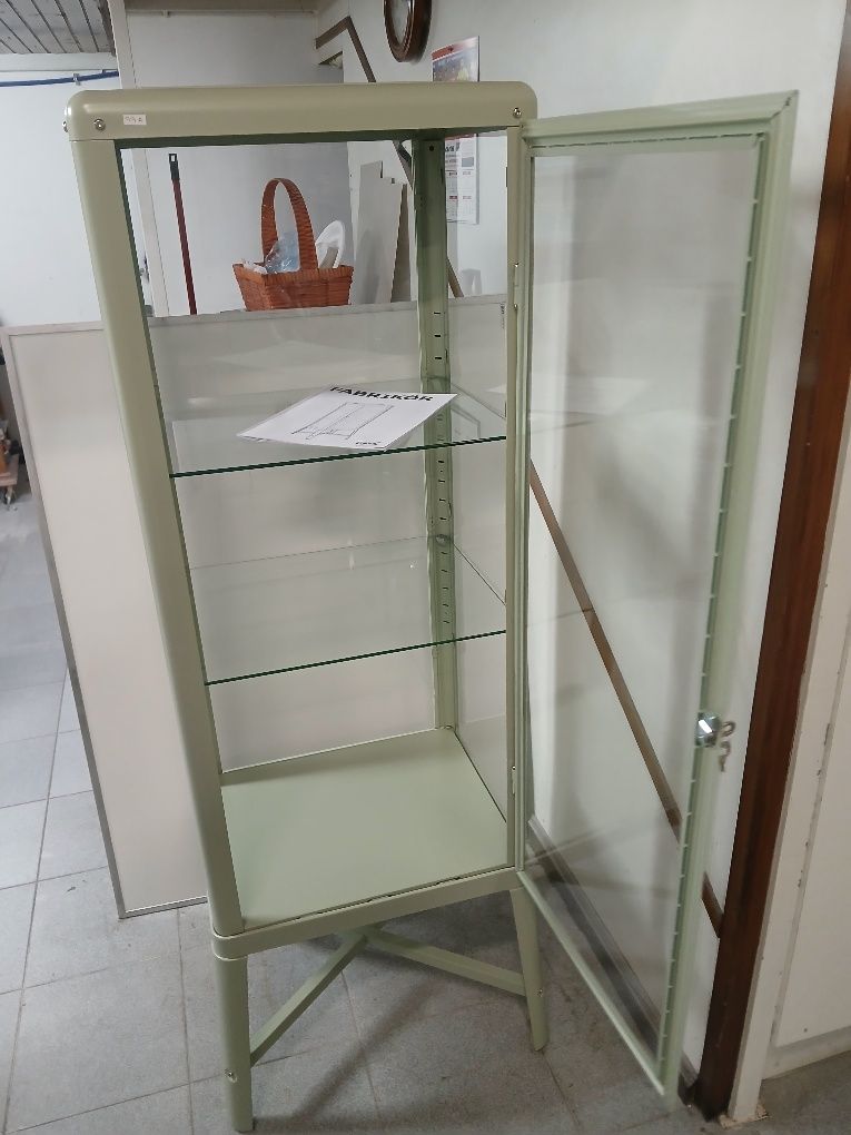Vitrine IKEA-Fabrikor (Verde Acinzentado Pálido)