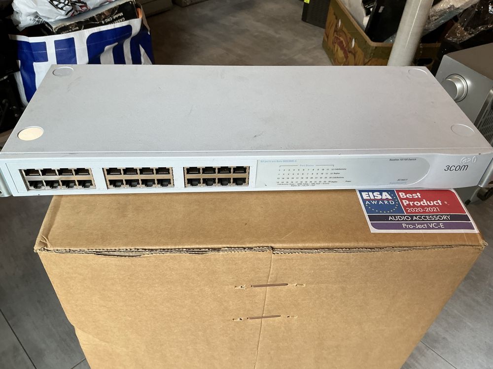Switch 3 COM 24 PORTY