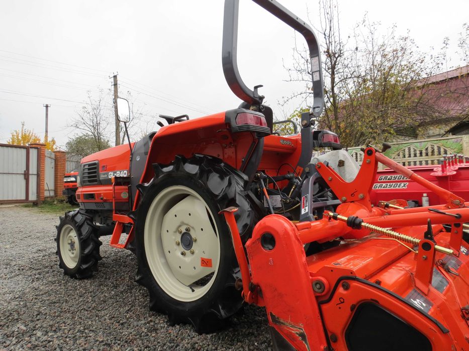 Трактор мінітрактор японський yanmar kubota