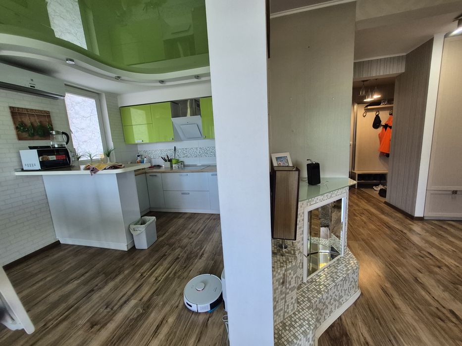 Продам велику трикімнатну квартиру- VIP, центр, Набережна, пляж. FINK