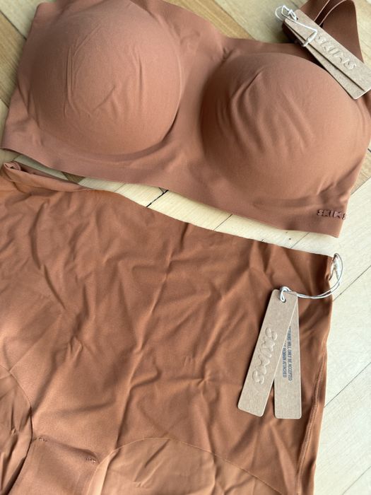 SKIMS комплект