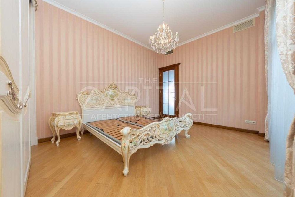 Продаж квартири, вул. Пирогова, Шевченківський район, Центр