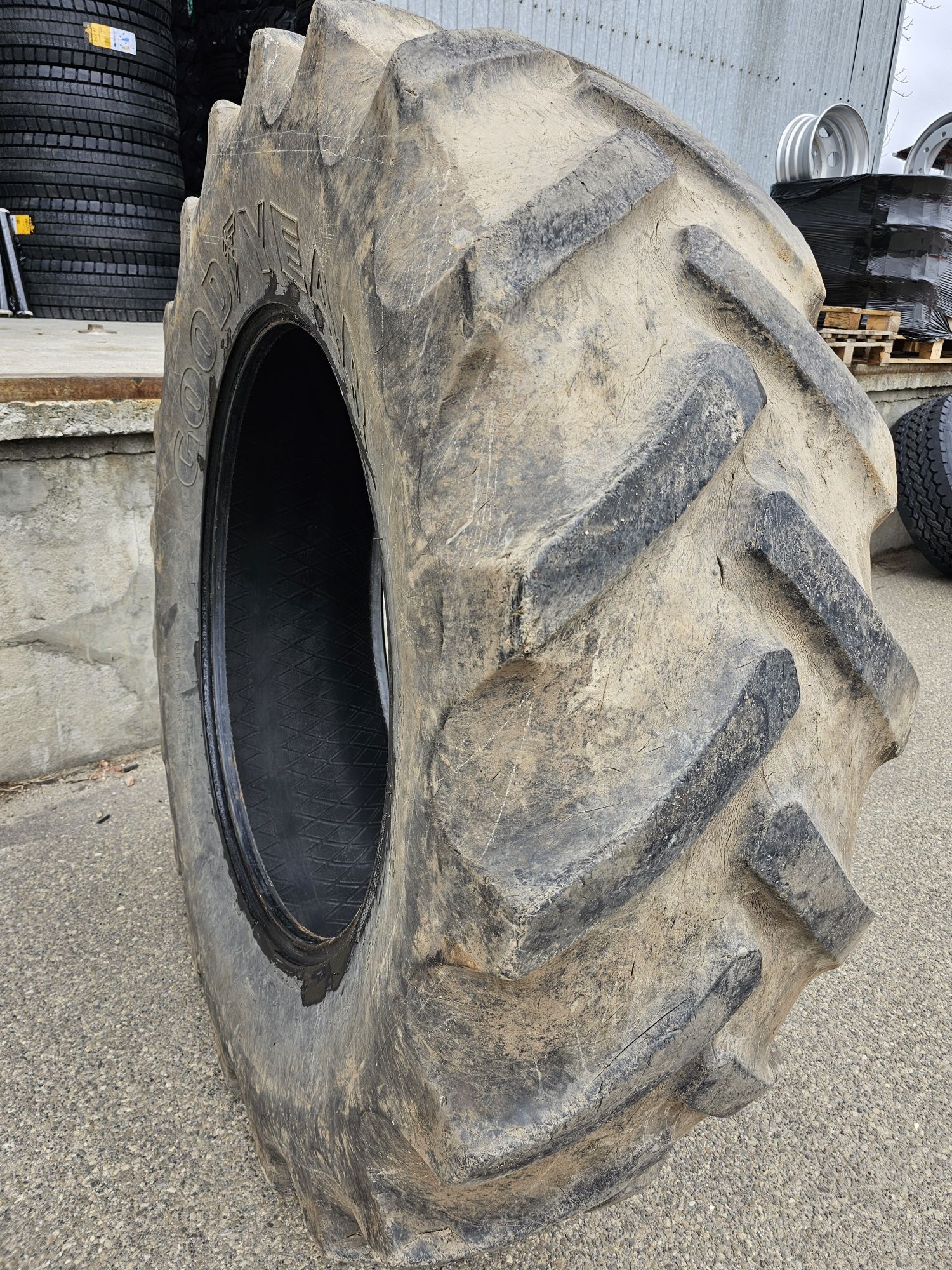 20.8R38 OPONA UŻYWANA goodyear rolnicza tył 20.8-38