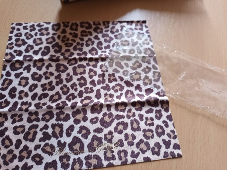 Etui na okulary ( różne może mieć przeznaczenie )