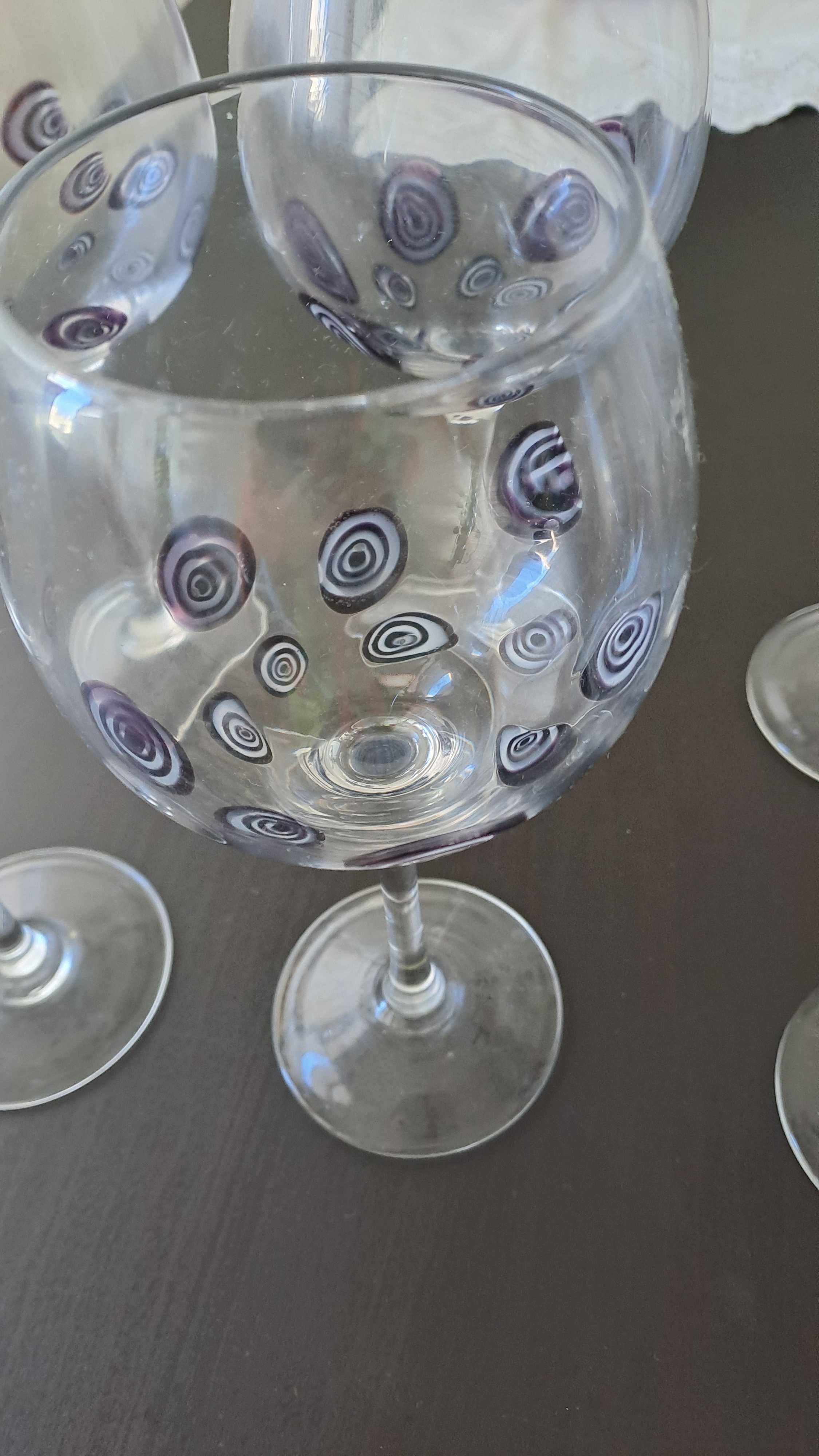 Copos de festa, de vinho