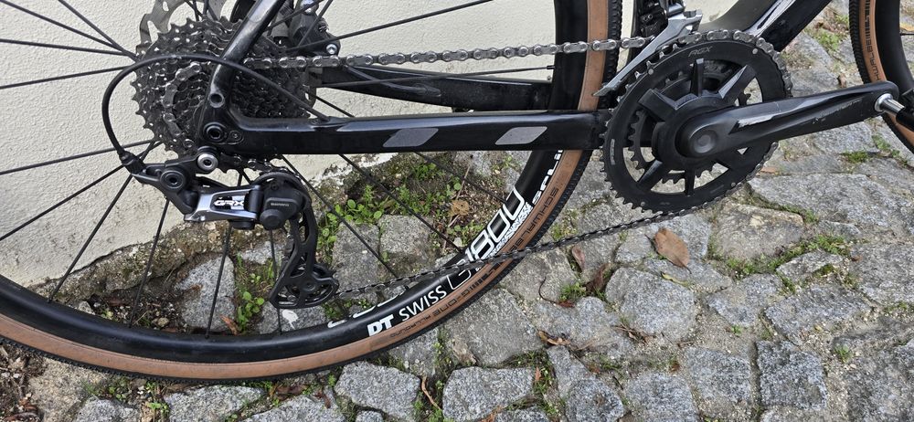 Bicicleta gravel carbono